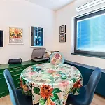 Casa de Férias Sleeps 8 Pet Friendly Garden & Roof Terrace Split