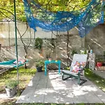 Sleeps 8 Pet Friendly Garden & Roof Terrace *