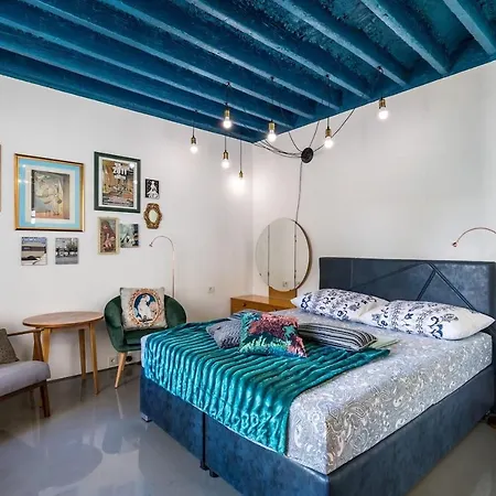 Boutique Triple House With Garden & Roof Terrace Vakantiehuis