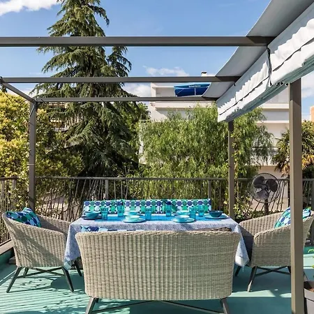 Sleeps 8 Pet Friendly Garden & Roof Terrace スプリト