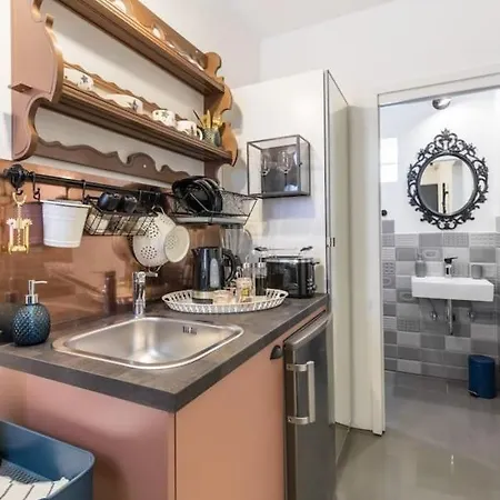 Sleeps 8 Pet Friendly Garden & Roof Terrace Ferienhaus