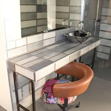 Vakantiehuis Boutique Triple House With Garden & Roof Terrace *
