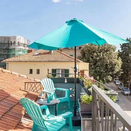 Vakantiehuis Boutique Triple House With Garden & Roof Terrace Split