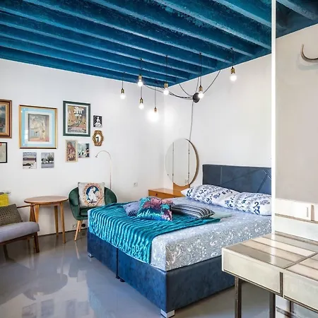 Semesterbostad Sleeps 8 Pet Friendly Garden & Roof Terrace *