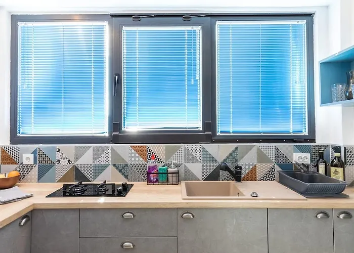 Sleeps 8 Pet Friendly Garden & Roof Terrace 펜션 스플리트