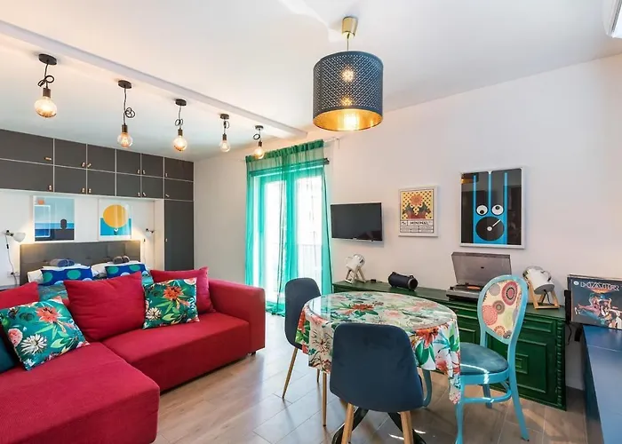 Sleeps 8 Pet Friendly Garden & Roof Terrace 斯普利特