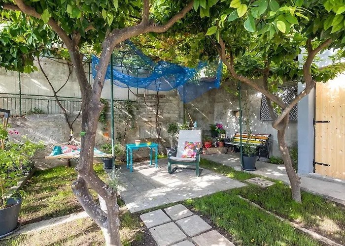 Sleeps 8 Pet Friendly Garden & Roof Terrace 斯普利特