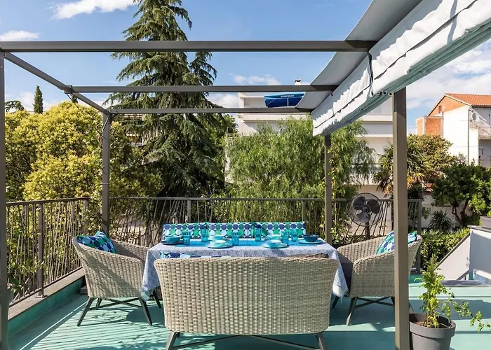 Sleeps 8 Pet Friendly Garden & Roof Terrace 斯普利特