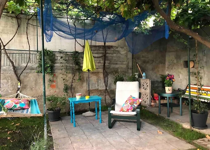 Sleeps 8 Pet Friendly Garden & Roof Terrace 度假居