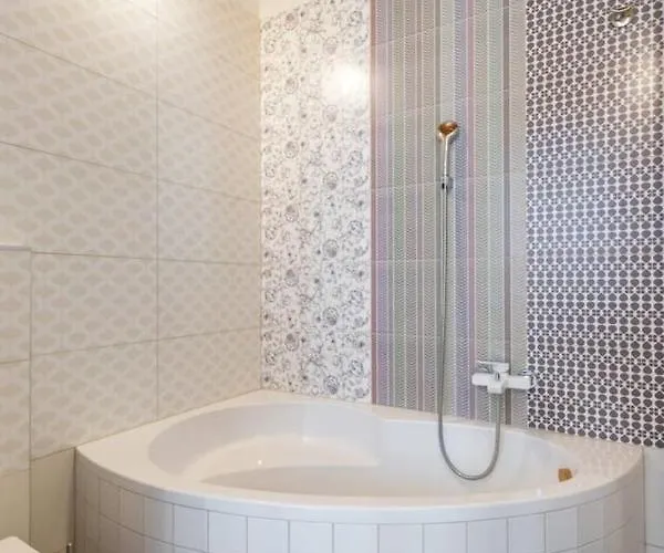 Sleeps 8 Pet Friendly Garden & Roof Terrace 度假居 斯普利特