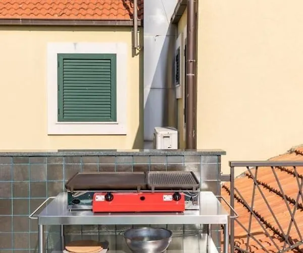 Sleeps 8 Pet Friendly Garden & Roof Terrace 斯普利特