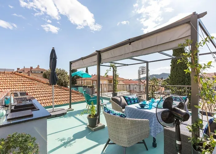 Sleeps 8 Pet Friendly Garden & Roof Terrace 度假居 *