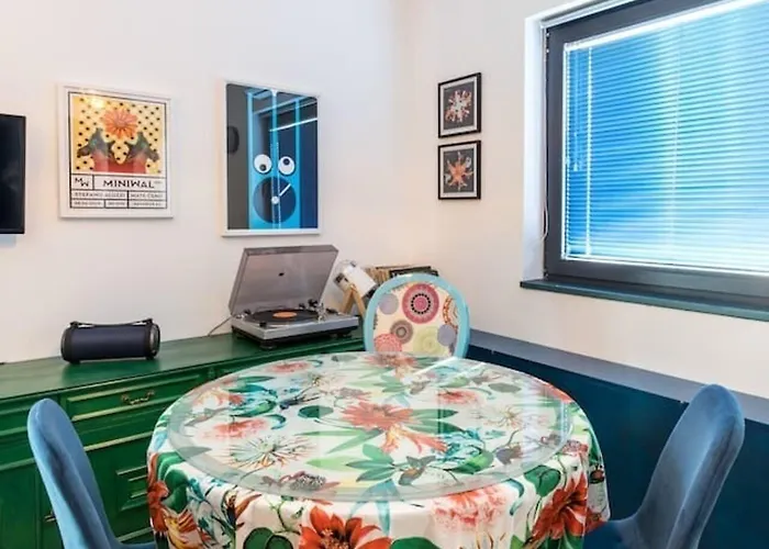 Sleeps 8 Pet Friendly Garden & Roof Terrace 斯普利特