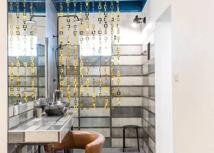 Sleeps 8 Pet Friendly Garden & Roof Terrace 度假居