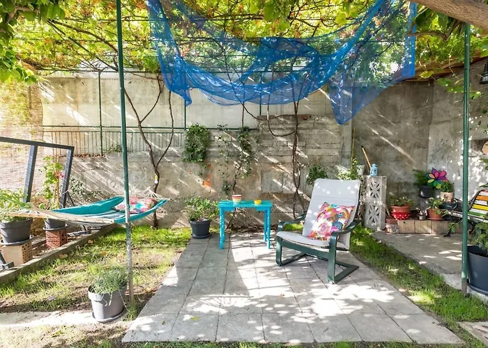 Sleeps 8 Pet Friendly Garden & Roof Terrace *