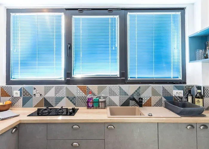 Sleeps 8 Pet Friendly Garden & Roof Terrace * 斯普利特