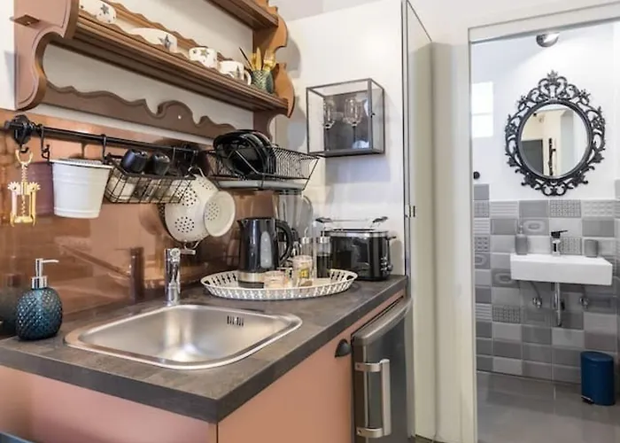 Sleeps 8 Pet Friendly Garden & Roof Terrace 斯普利特