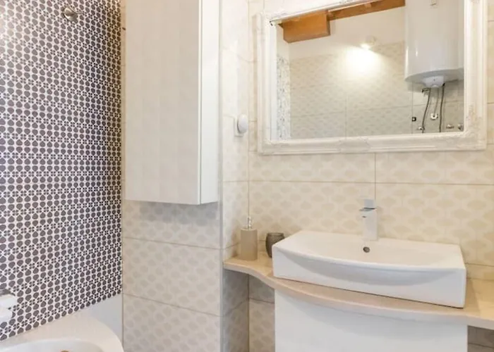 Sleeps 8 Pet Friendly Garden & Roof Terrace *