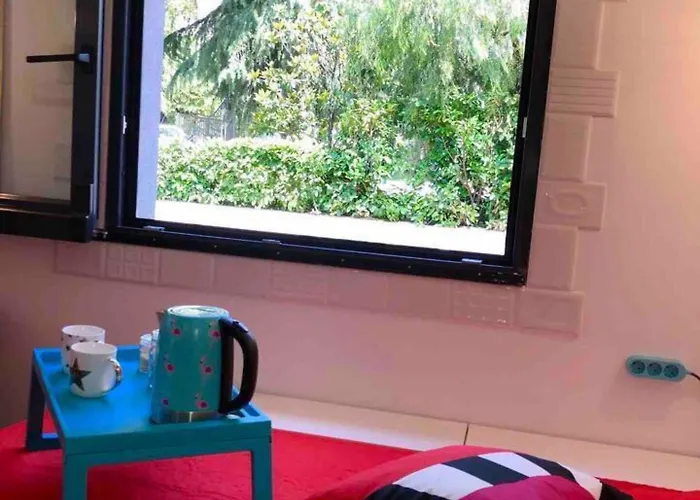 Sleeps 8 Pet Friendly Garden & Roof Terrace 度假居