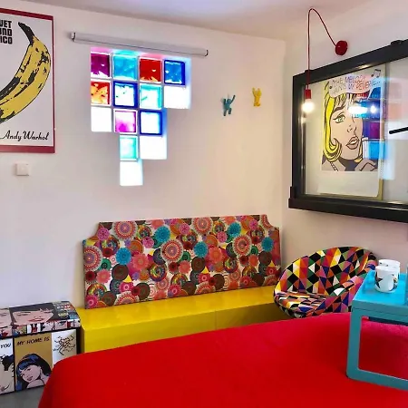 Vikendica Sleeps 8 Pet Friendly Garden & Roof Terrace *